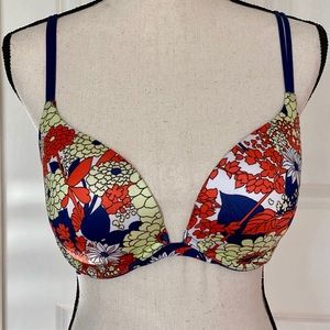 Victoria’s Secret push-up bra